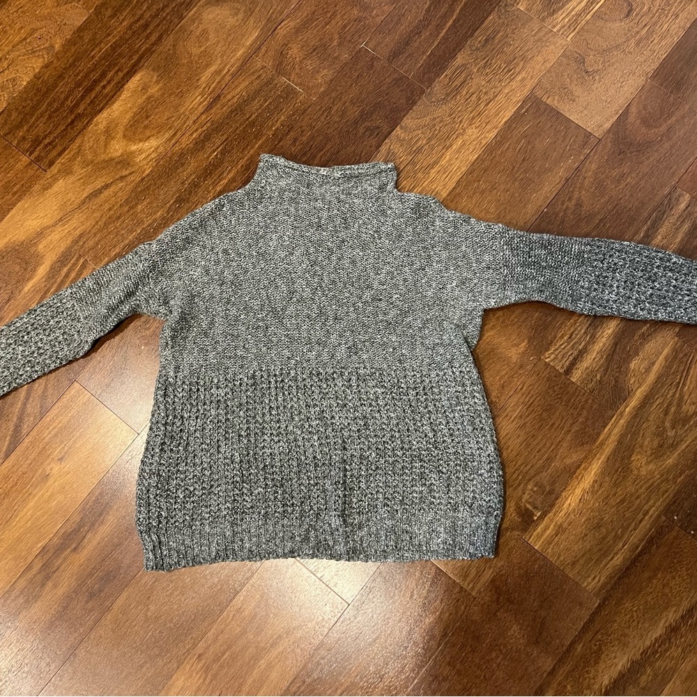 American Eagle knit turtleneck